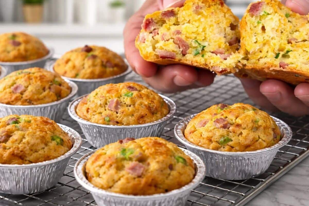 Tortinhas de calabresa feitas com ingredientes simples, um lanche maravilhoso para as visitas 67 Tortinhas de calabresa