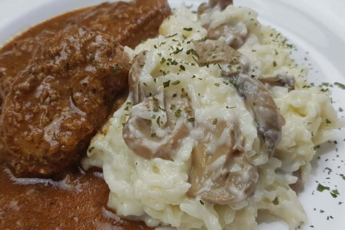 Arroz à piamontese com bastante queijo derretido feito de um jeito fácil e rápido 169 Arroz à piamontese