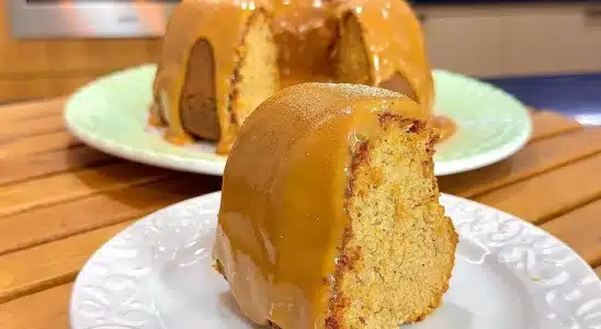 Bolo churros fofíssimo e rápido de fazer, com aquela cobertura generosa de doce de leite para você arrasar 2 Bolo churros