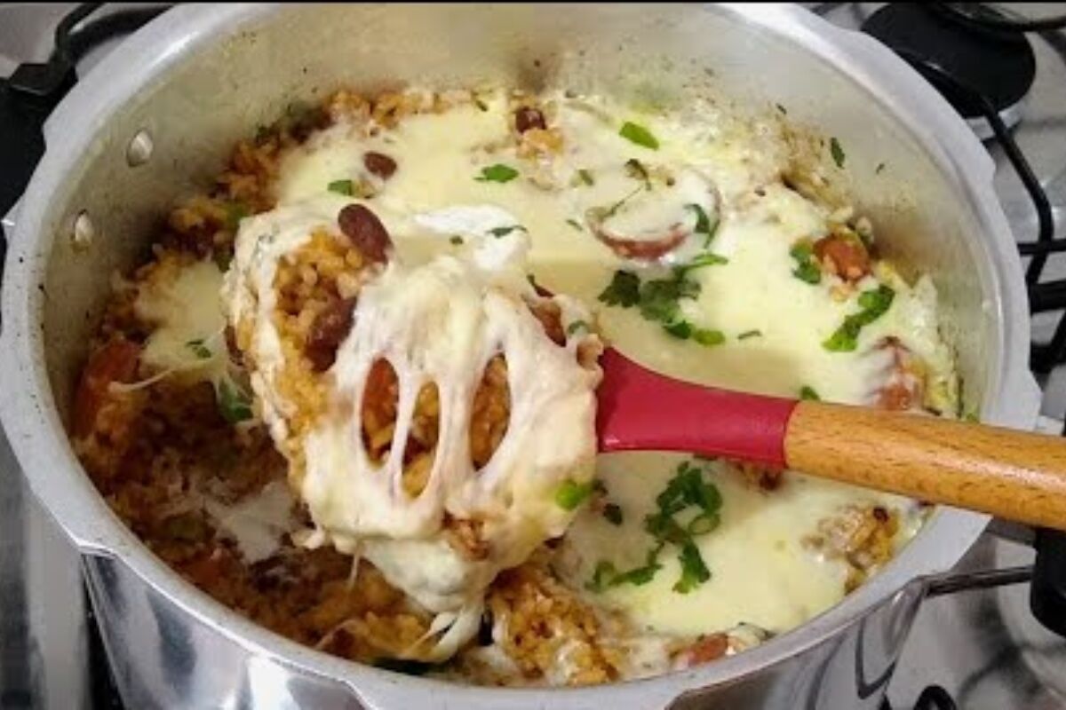 Baião de dois cremoso com linguiça, feito na panela de pressão com praticidade e rapidez 61 Baião de dois cremoso