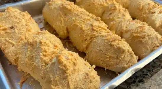 Biscoito de polvilho assado com aquele segredo especial para ficar bem crocante e não murchar 1 Biscoito de polvilho assado