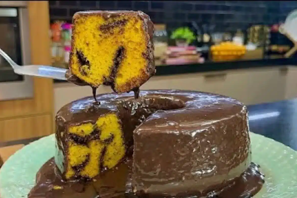 Bolo de cenoura com chocolate