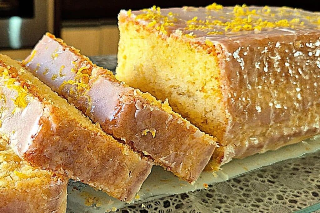 Bolo de limão com cobertura sequinha e sabor marcante, uma receita que a família toda vai amar 42 Bolo de limão com cobertura