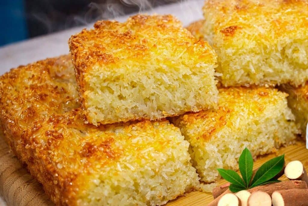 Bolo mané pelado de mandioca batido a mão que fica bem cremoso, para servir com um café e arrasar 56 Bolo mané pelado