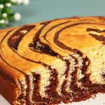 Bolo mesclado fofinho feito a mão, com uma massa linda, molhadinha e perfeita para servir com um café 2 Bolo mesclado fofinho