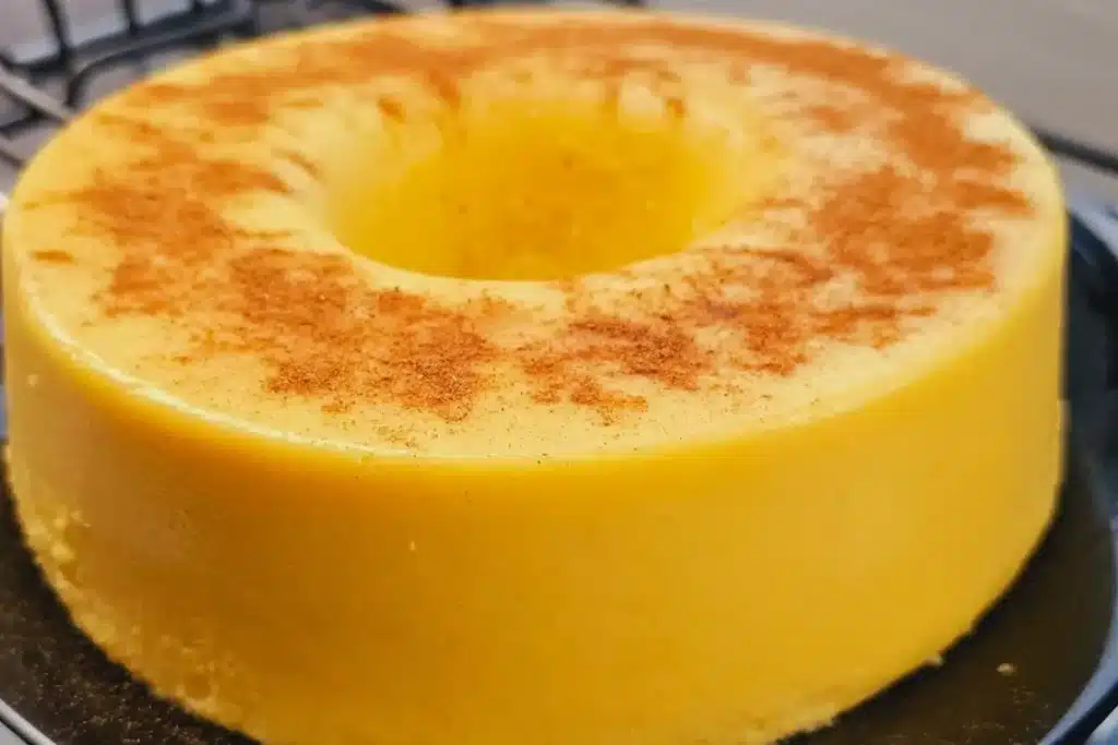 Bolo pamonha feito sem ovos e sem forno, uma delícia muito cremosa perfeita para o café 4 Bolo pamonha