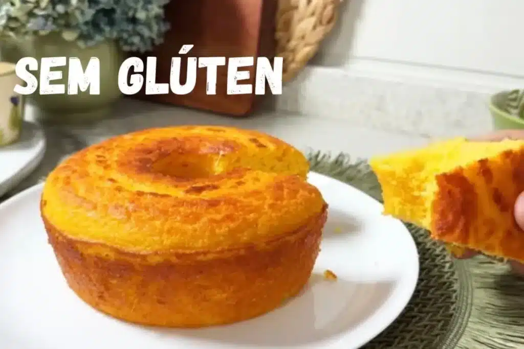 Bolo sem glúten que leva milho de latinha, é leve, rápido e saboroso, perfeito para servir com um café 4 Bolo sem glúten
