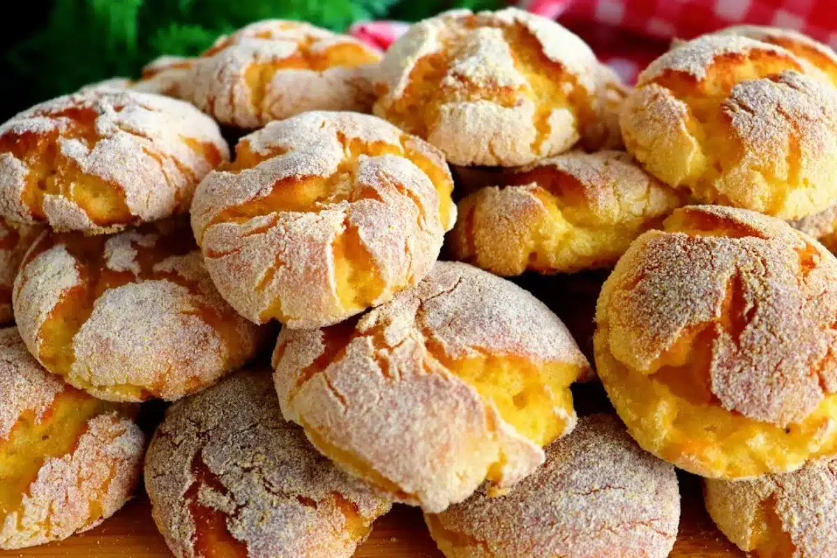 Broinhas de fubá cozido com aquela receita tradicional que fica macia por dentro e dourada por fora 22 Broinhas de fubá cozido