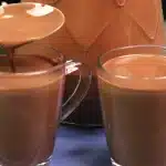 Chocolate quente cremoso feito sem leite condensado de um jeito super fácil, rápido e delicioso 1 Chocolate quente cremoso