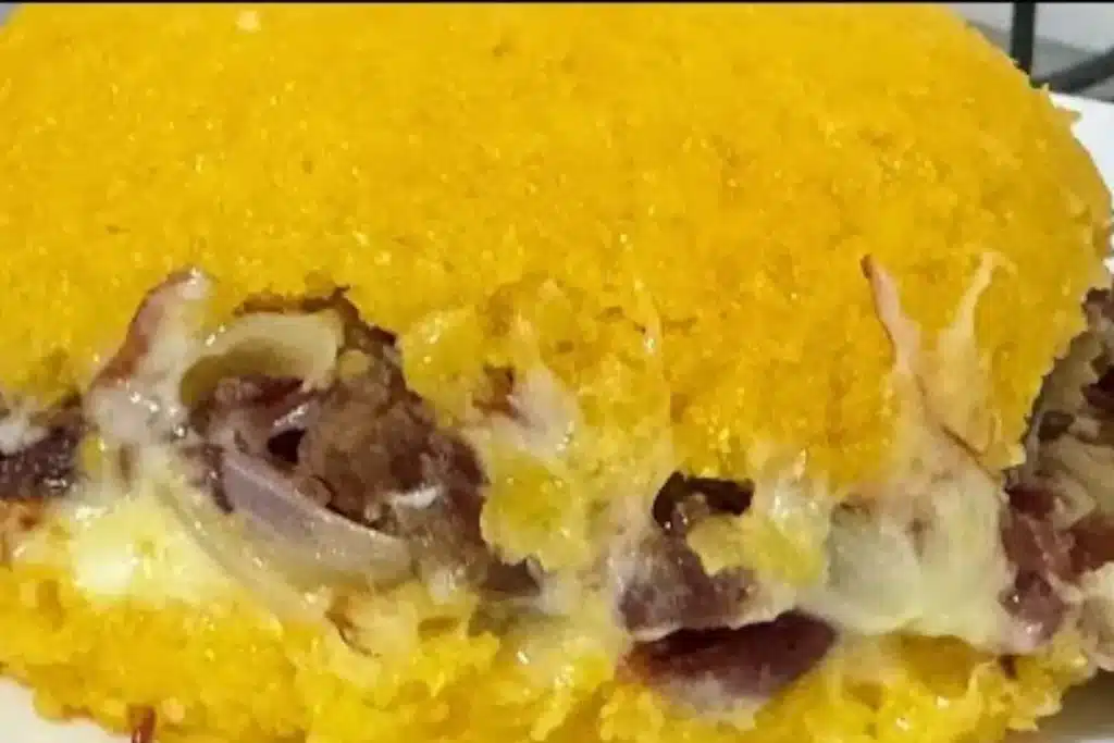Cuscuz recheado com carne seca e queijo derretido, uma combinação perfeita de sabores 4 Cuscuz recheado