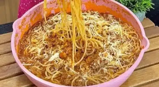 Espaguete com fraldinha e bacon bem cremoso e com muito molho suculento, que é de dar água na boca 3 Espaguete com fraldinha e bacon
