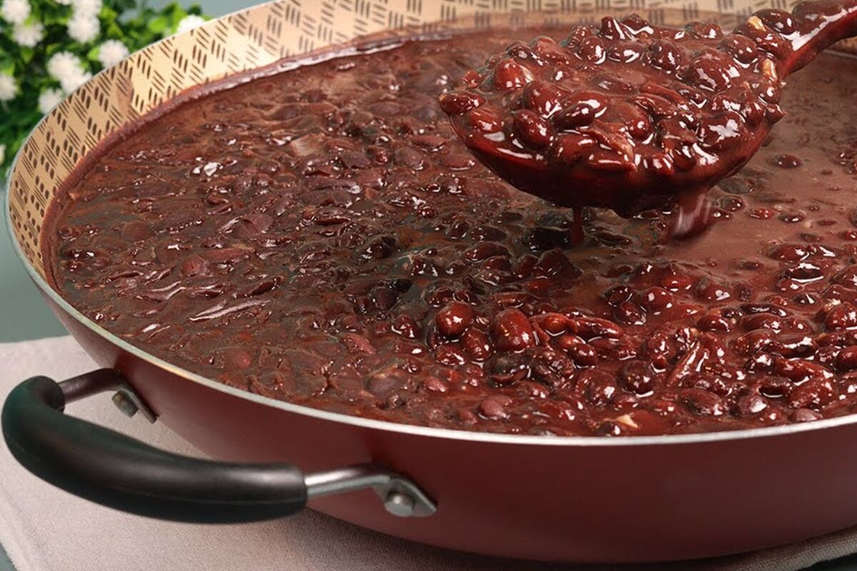 Feijão Preto com Caldo Grosso