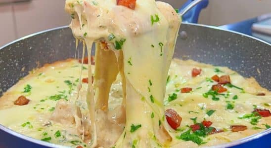 Frango com creme de bacon