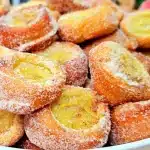 Lanche com banana feito na frigideira de um jeito super rápido, uma opção deliciosa para o café 1 Lanche com banana