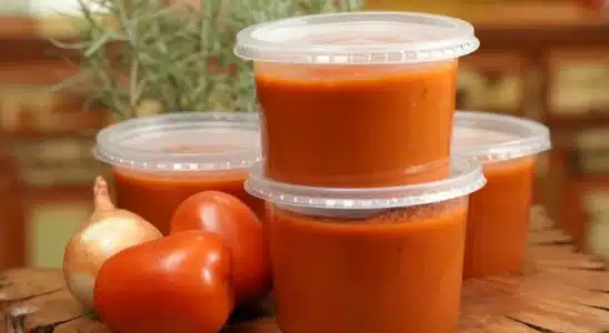 Molho de tomate caseiro sem açúcar e sem conservantes, bem encorpado e saboroso 2 Molho de tomate caseiro