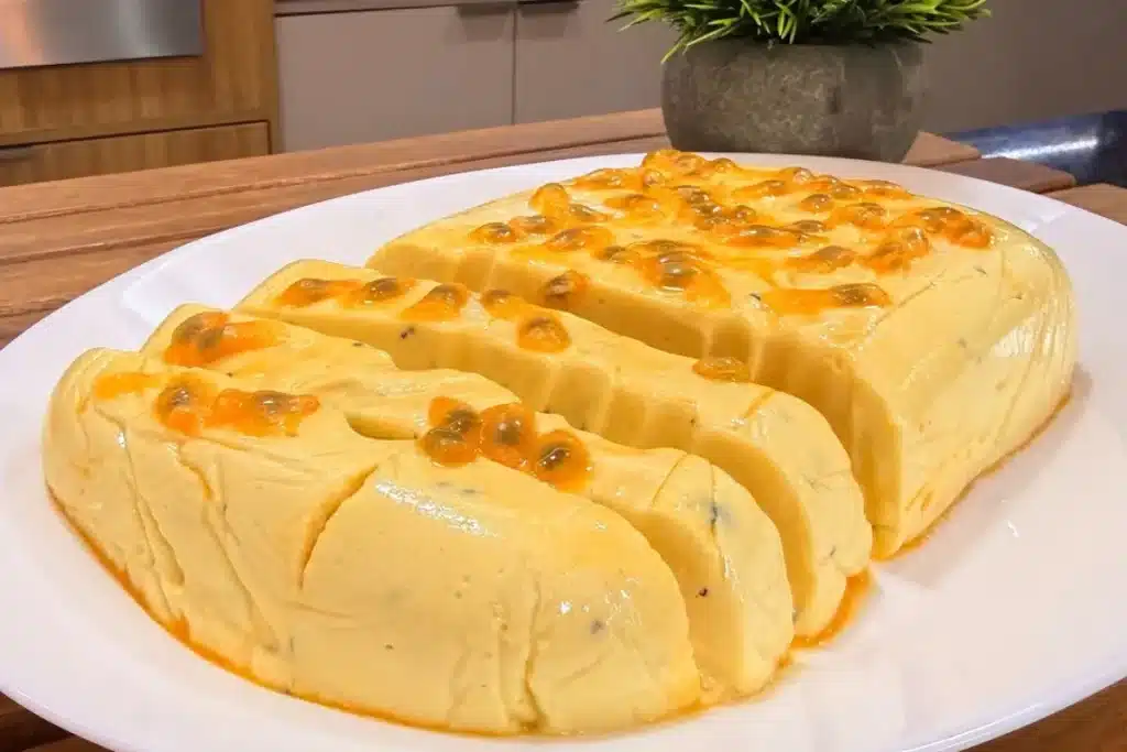 Mousse de maracujá de corte com uma consistência perfeita, uma sobremesa linda e refrescante 4 Mousse de maracujá de corte