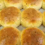 Pão de cebola super macio e cheiroso: uma receita fácil e deliciosa para receber muitos elogios 1 Pão de cebola