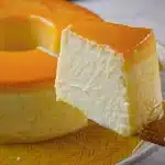 Pudim de iogurte feito com apenas dois ingredientes simples, uma sobremesa super rápida e leve 1 Pudim de iogurte