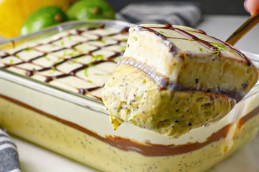 Sobremesa de 3 sabores combinando maracujá, chocolate e limão, bem cremosa e irresistível 4 Sobremesa de 3 sabores