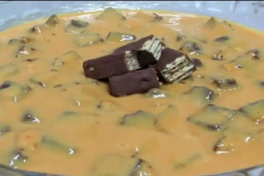 Sobremesa de doce de leite deliciosa feita com apenas três ingredientes simples no liquidificador 4 Sobremesa de doce de leite