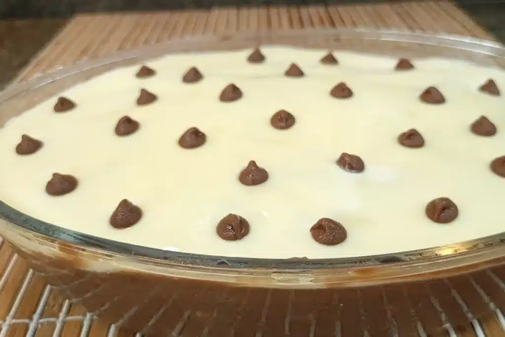 Torta de chocolate tipo pavê, uma receita fácil com camadas deliciosas de biscoito e creme 4 Torta de chocolate