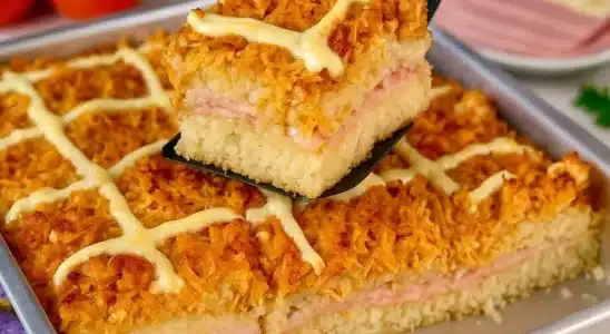 Torta de frango diferente que vira uma verdadeira pizza com catupiry, para surpreender a todos 3 Torta de frango diferente