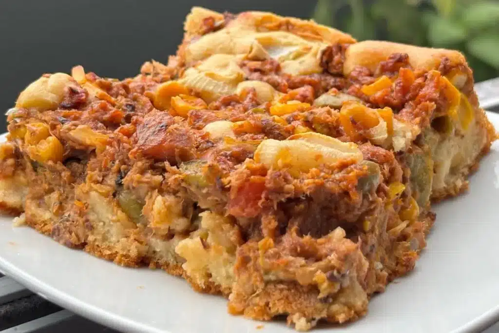 Torta de sardinha tradicional com aquela massa fofinha e recheio bem úmido para agradar toda a família 4 Torta de sardinha