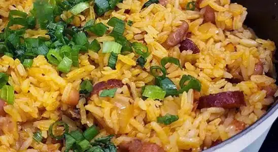 Arroz soltinho com bacon e linguiça feito na frigideira de um jeito muito simples e gostoso 1 Arroz soltinho