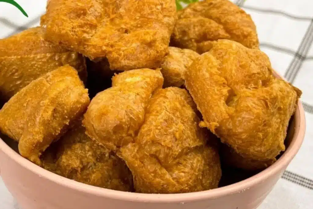 Biscoito salgado super crocante feito com apenas dois ingredientes simples, perfeito para qualquer ocasião 4 Biscoito salgado