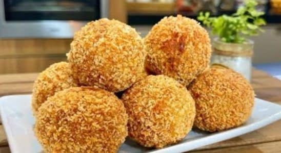 Bolinho explosão com massa de batata