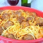 Macarrão com almôndegas