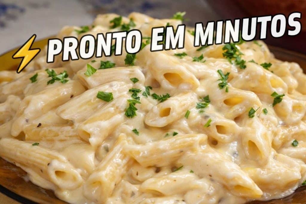 Macarrão cremoso estilo mac and cheese com bastante queijo derretido e molho aveludado 166 Macarrão cremoso