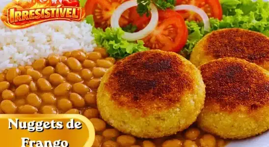 Nuggets de frango caseiro bem temperado, saudável e com uma casquinha crocante, que a criançada ama 1 Nuggets de frango caseiro
