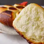 Pão caseiro de panela feito de forma rápida e sem forno, para você ter um pãozinho fofinho e quentinho 3 Pão caseiro de panela