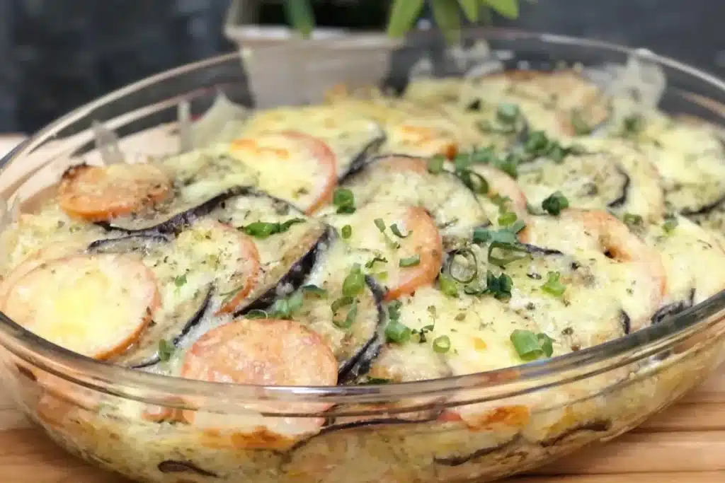 Receita de berinjela com arroz e frango, uma refeição completa suculenta e saborosa, de uma panela só 4 Receita de berinjela
