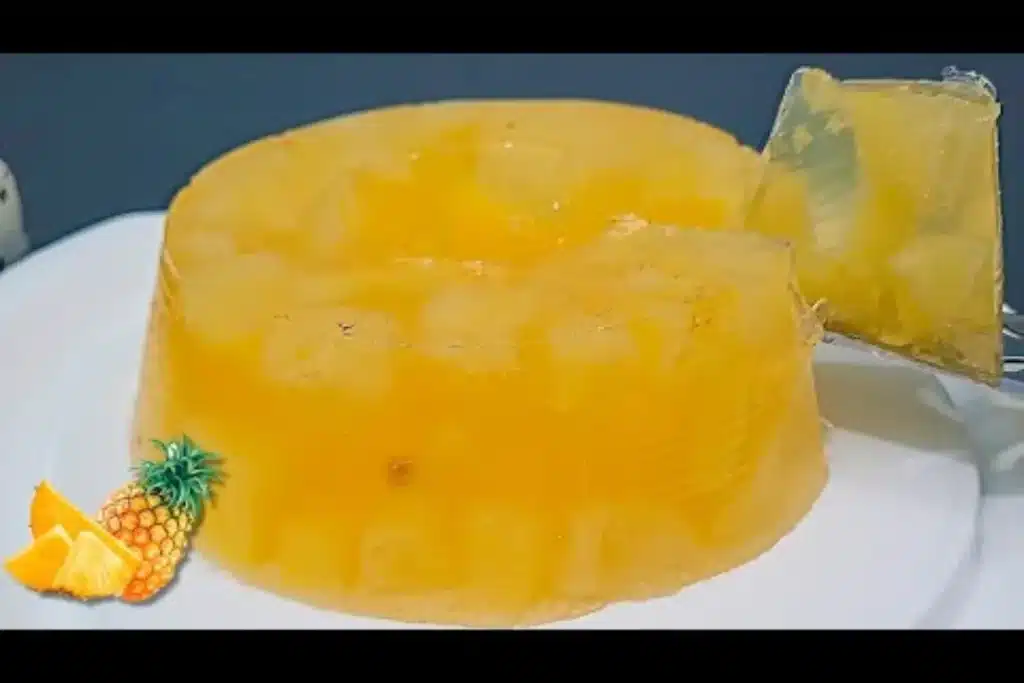 Sobremesa de abacaxi incrivelmente cremosa e refrescante feita com pedaços da fruta, uma delícia 4 Sobremesa de abacaxi