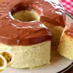 Sobremesa de maracujá tipo sorvetão trufado com uma calda generosa de chocolate, uma gostosura 1 Sobremesa de maracujá