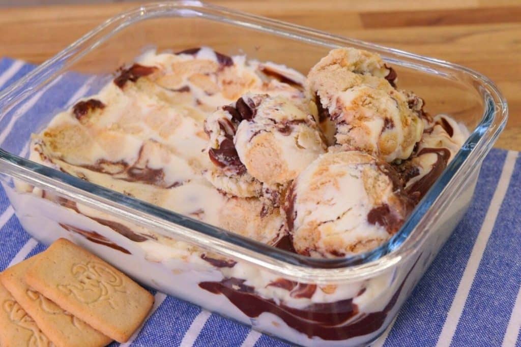 Sorvete trufado caseiro cremoso feito com poucos ingredientes para refrescar a tarde de todos 12 Sorvete trufado caseiro