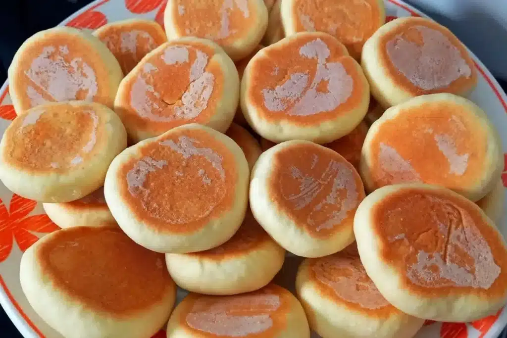 Bolacha de iogurte extremamente fofinha e leve, para você preparar de forma rápida e arrasar 4 Bolacha de iogurte