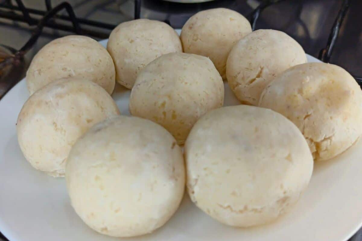 Bolinho de tapioca feito sem ovo e sem trigo, para você preparar com rapidez no seu café da manhã 163 Bolinho de tapioca