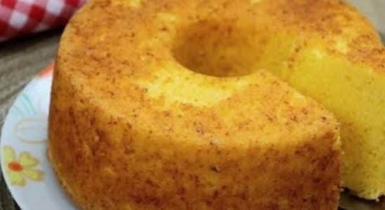 Bolo de fubá com iogurte