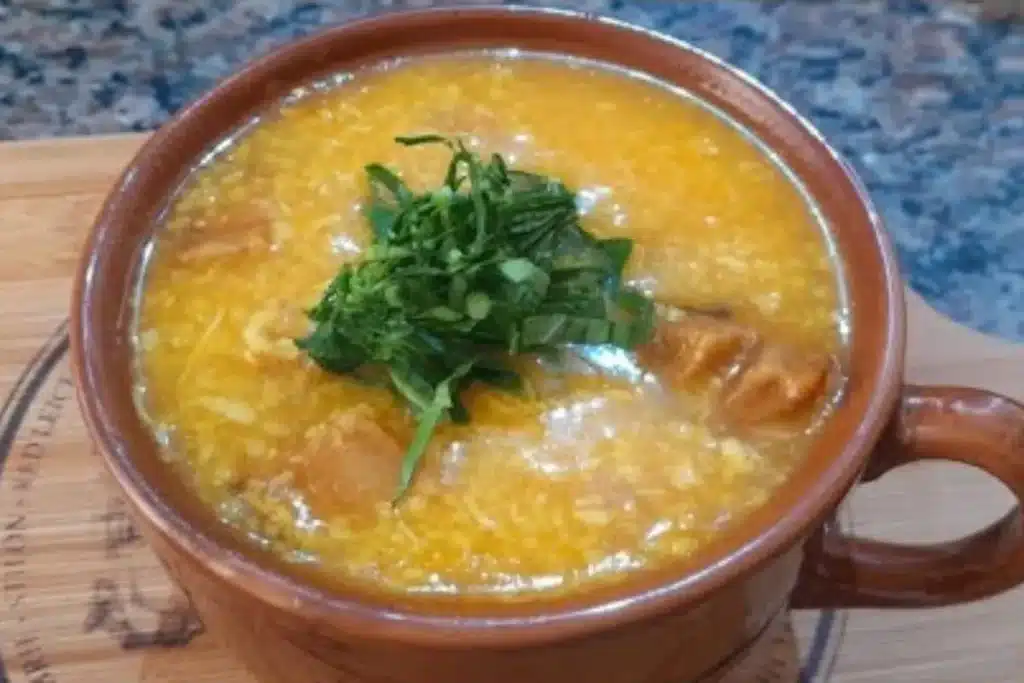 Canjiquinha com frango e bacon feita de um jeito simples e rápido, uma refeição completa e saborosa 4 Canjiquinha com frango
