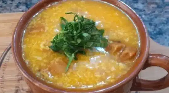 Canjiquinha com frango e bacon feita de um jeito simples e rápido, uma refeição completa e saborosa 2 Canjiquinha com frango