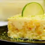 Gelado de abacaxi bem cremoso e refrescante com pedaços da fruta, para encantar a família 1 Gelado de abacaxi