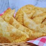 Massa de pastel com creme de leite