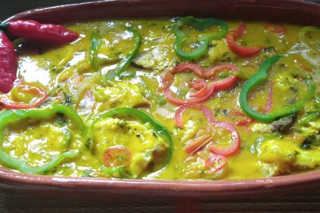 Moqueca de peixe bem temperada, muito fácil e prática de preparar, para receber muitos elogios 62 Moqueca de peixe