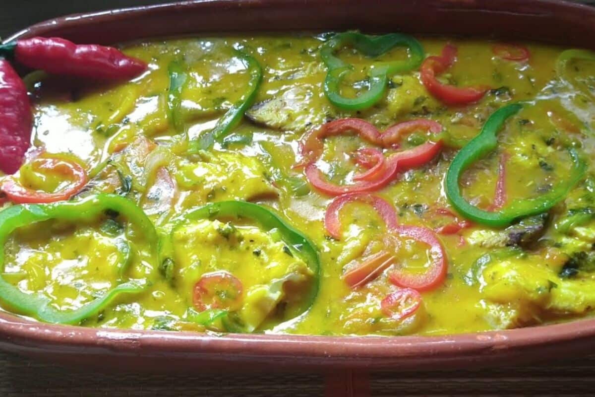 Moqueca de peixe bem temperada, muito fácil e prática de preparar, para receber muitos elogios 61 Moqueca de peixe