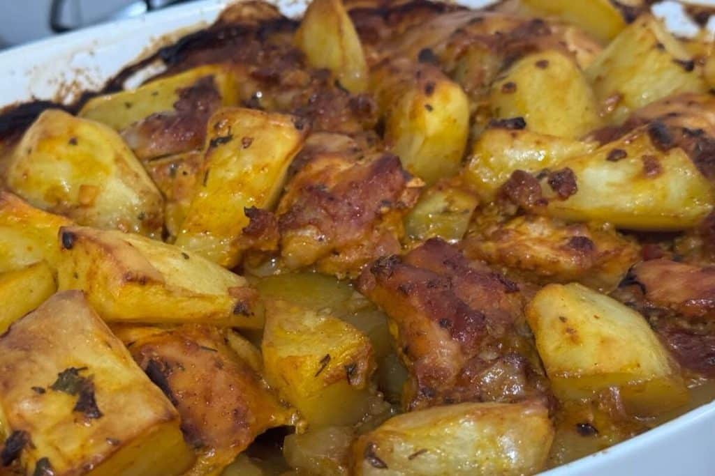 Sobrecoxa assada com batata