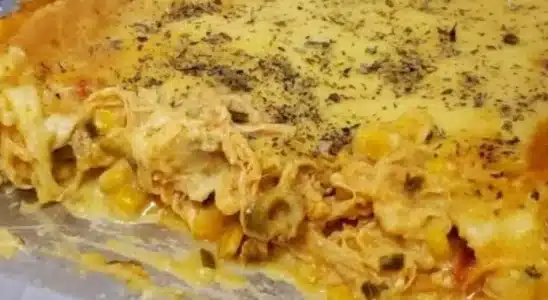 Torta sem farinha de trigo com massa de mandioca bem macia e um recheio caprichado 2 Torta sem farinha de trigo