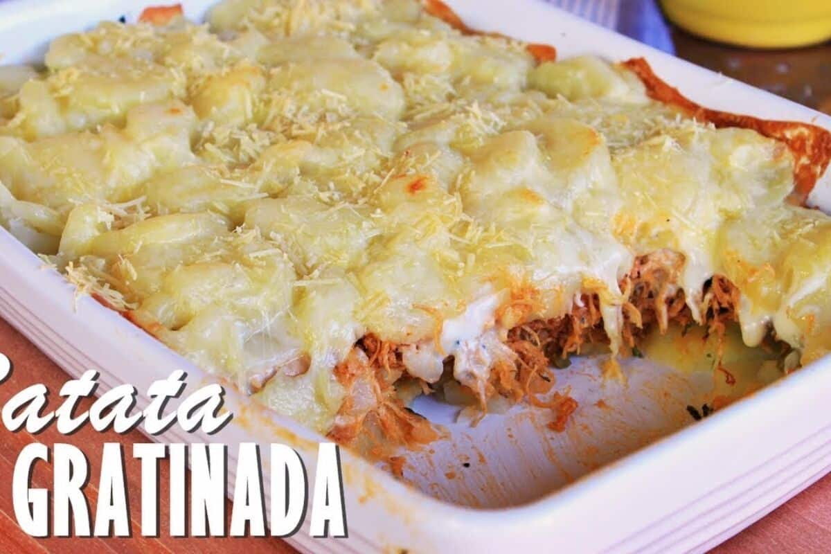 Batata gratinada com frango bem suculenta e coberta com bastante queijo derretido no forno 191 Batata gratinada com frango